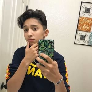 Meet your Posher, Ari